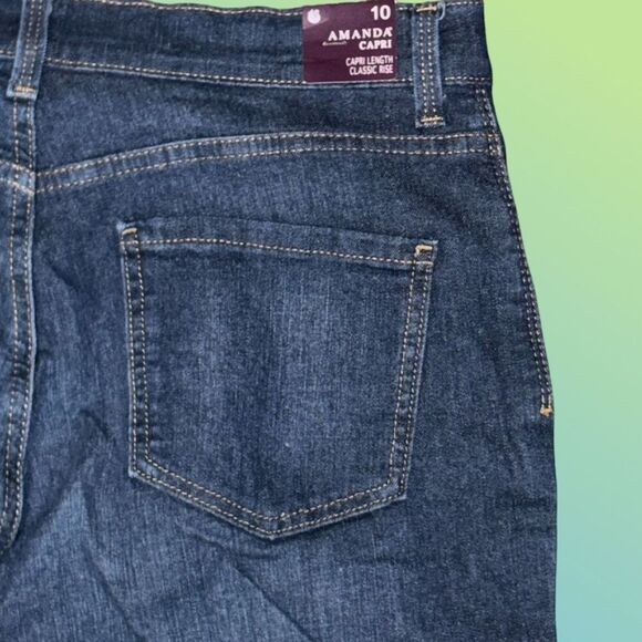 NWT Gloria Vanderbilt Dark Wash Slit Hem Denim Capris Size 10 #27 - Picture 4 of 6